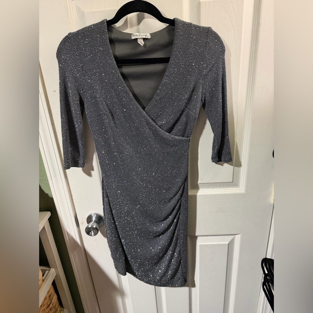 ❣️❄️Xtraordinary Glittering Gray Long Sleeve Dress